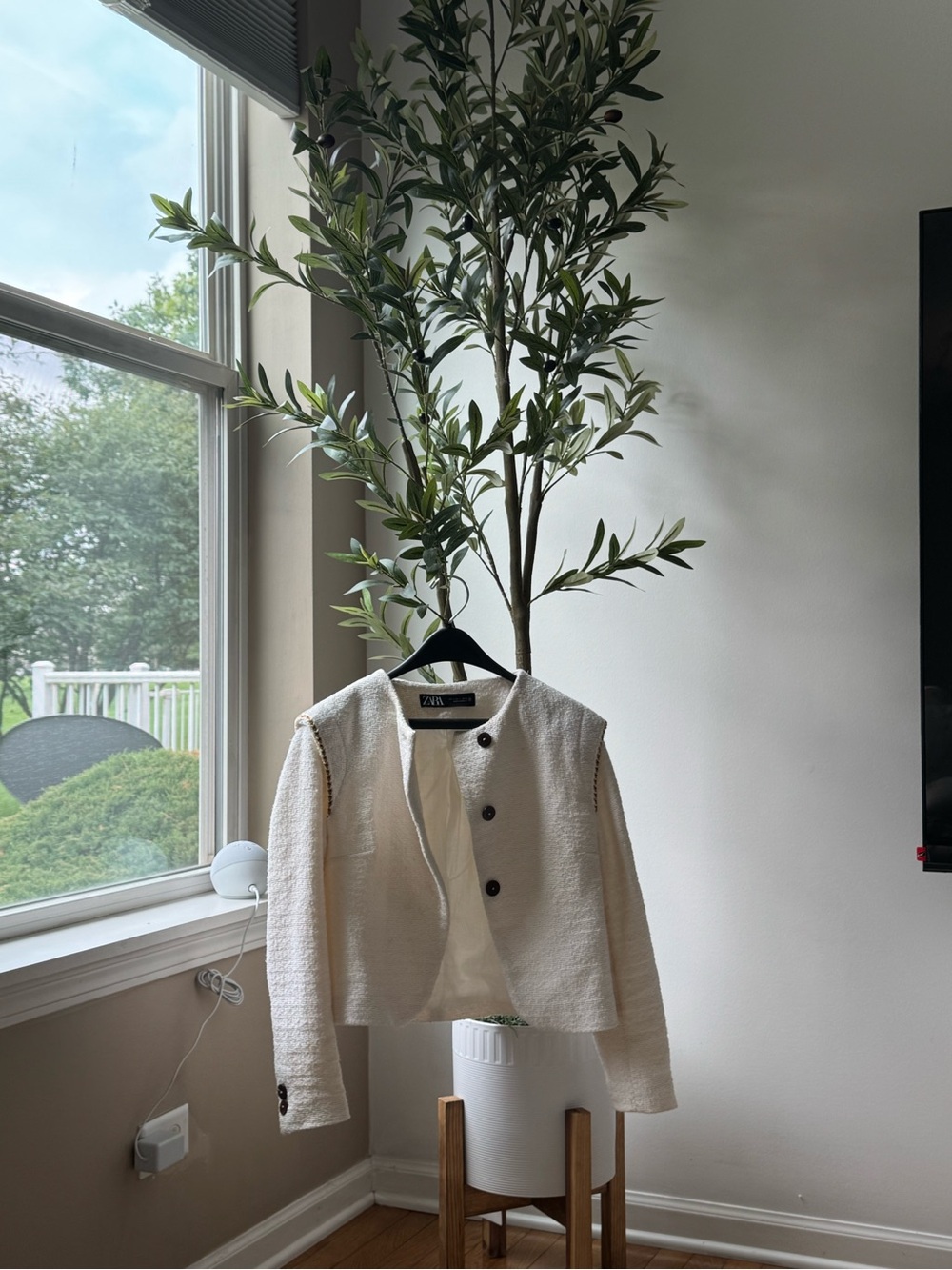 Zara Cream Cropped Textured Button-Front Jacket
